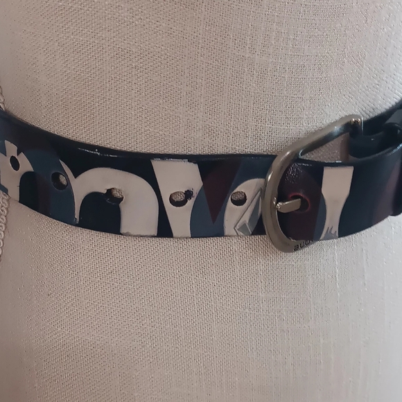 VOLCOM Stone Genuine Leather w Chrome Hardware Graphic Belt - Picture 2 of 11